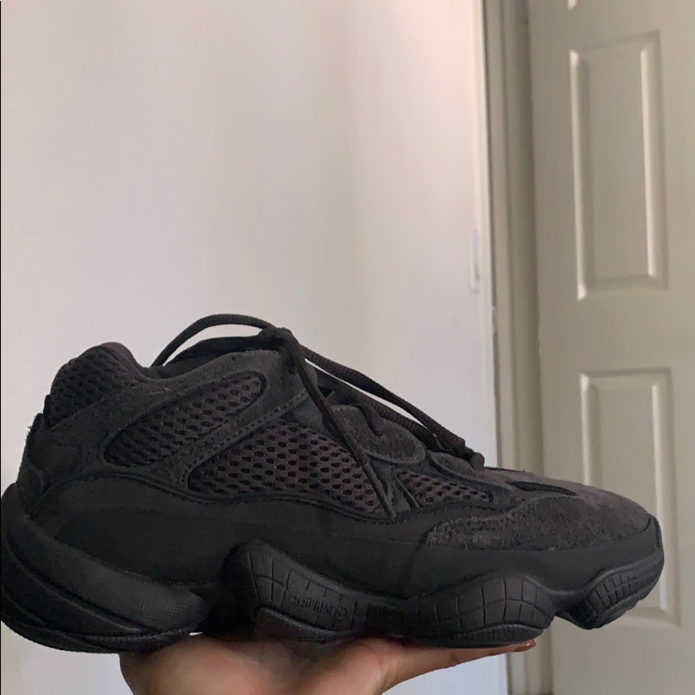 YEEZY 500 - BLACK US SIZE 6 NEW